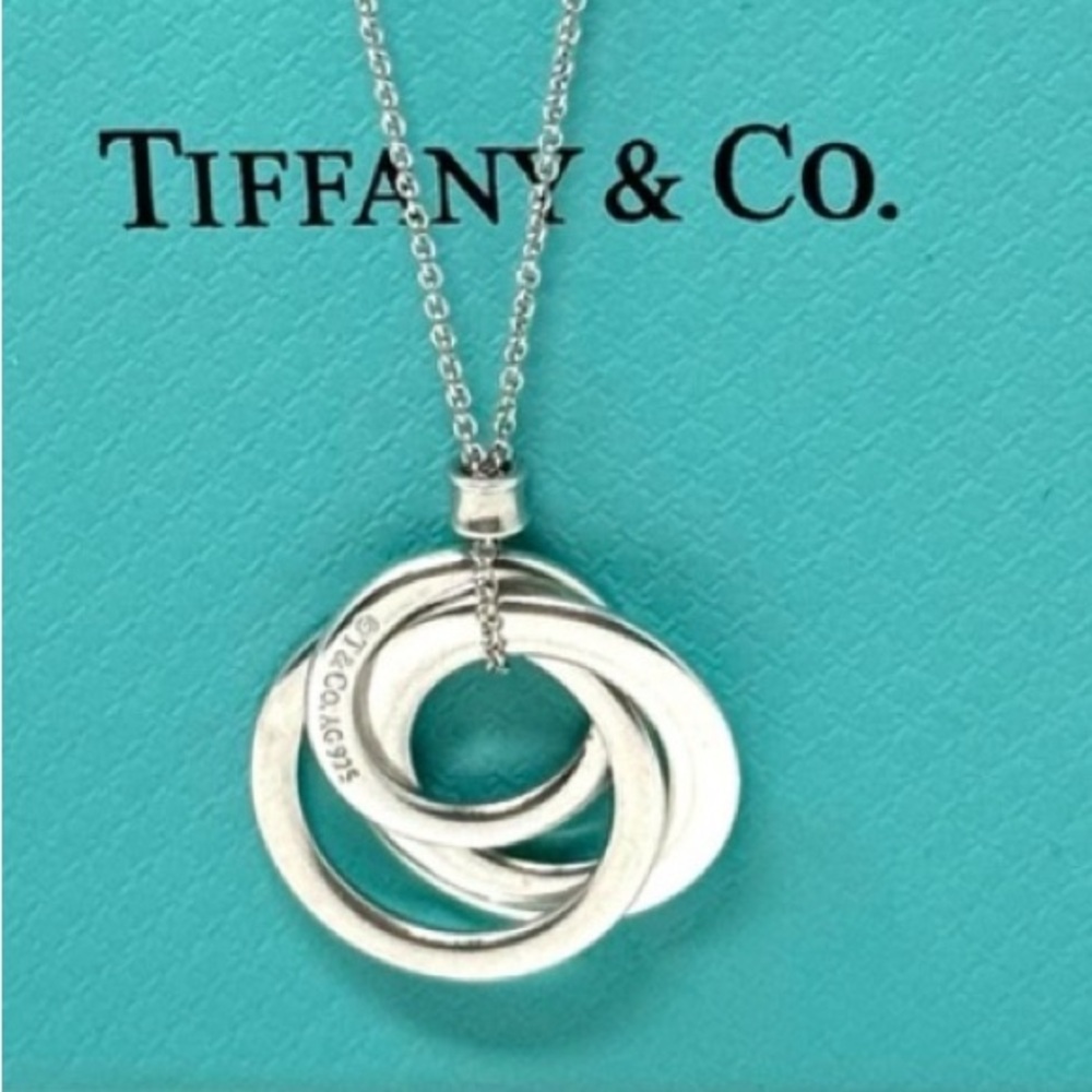 Authentic Tiffany & Co 1837 Interlocking 3 Circles Pendant Necklace.